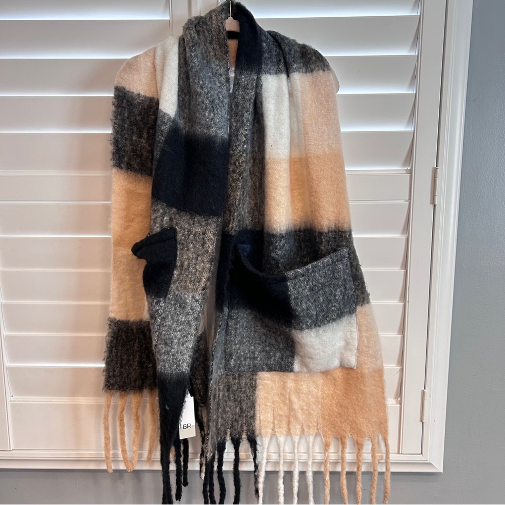 B.P. Extra Large Cozy Plaid Scarf with Pockets Fringe Black Tan Multi OS